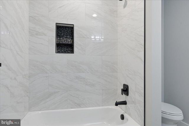 172 LAKEWATCH CIR, Moneta, VA 24121