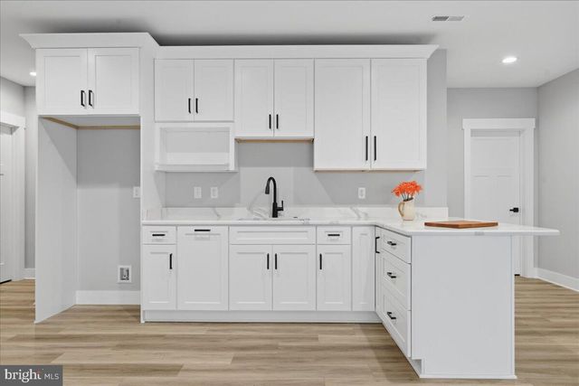 172 LAKEWATCH CIR, Moneta, VA 24121