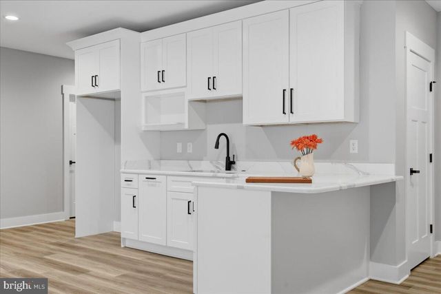 172 LAKEWATCH CIR, Moneta, VA 24121