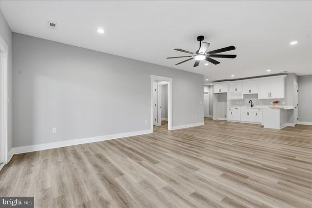 172 LAKEWATCH CIR, Moneta, VA 24121