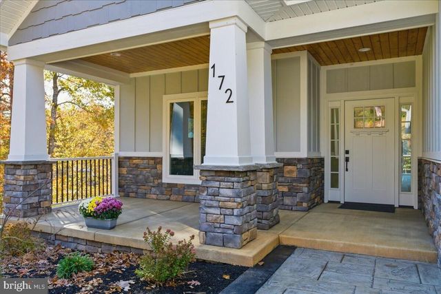 172 LAKEWATCH CIR, Moneta, VA 24121