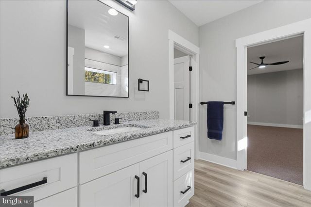 172 LAKEWATCH CIR, Moneta, VA 24121