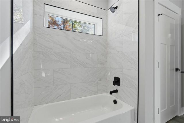 172 LAKEWATCH CIR, Moneta, VA 24121