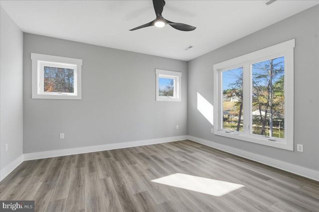 172 LAKEWATCH CIR, Moneta, VA 24121