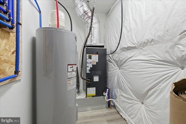 172 LAKEWATCH CIR, Moneta, VA 24121