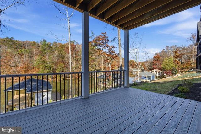 172 LAKEWATCH CIR, Moneta, VA 24121