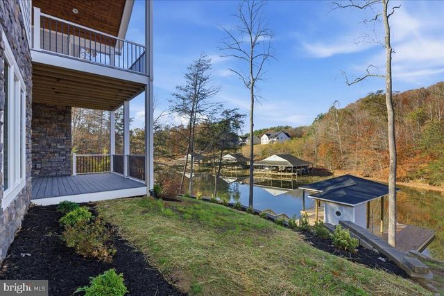 172 LAKEWATCH CIR, Moneta, VA 24121