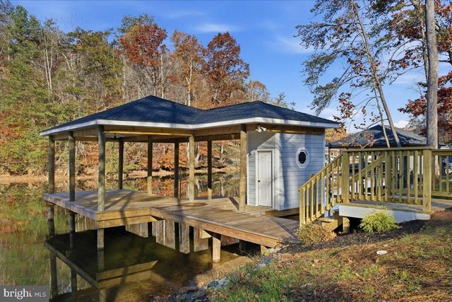 172 LAKEWATCH CIR, Moneta, VA 24121