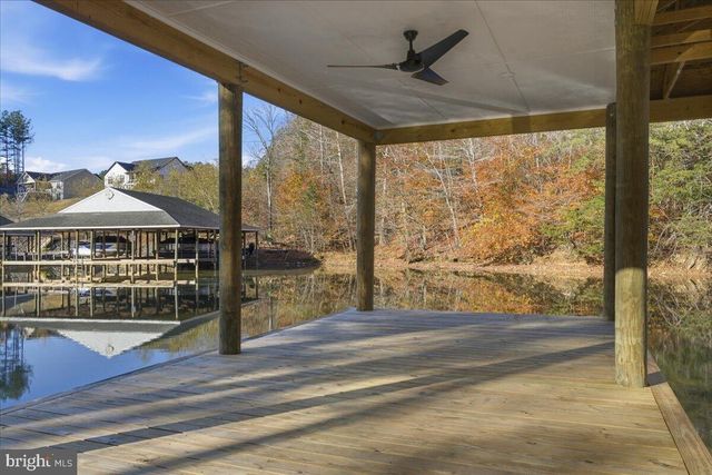 172 LAKEWATCH CIR, Moneta, VA 24121
