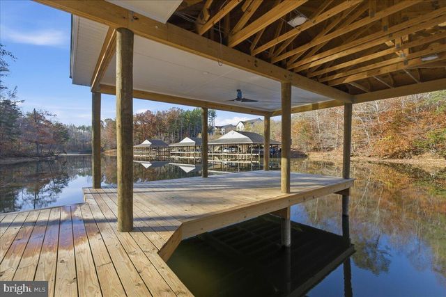 172 LAKEWATCH CIR, Moneta, VA 24121