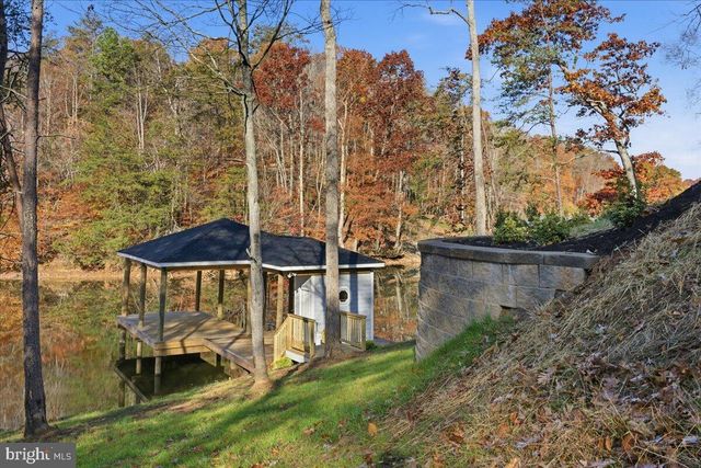 172 LAKEWATCH CIR, Moneta, VA 24121