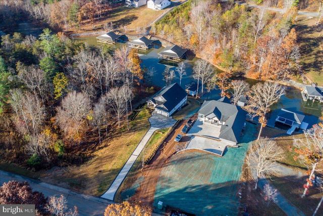 172 LAKEWATCH CIR, Moneta, VA 24121