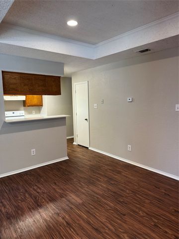 1010 Irene Street, Burleson, TX 76028