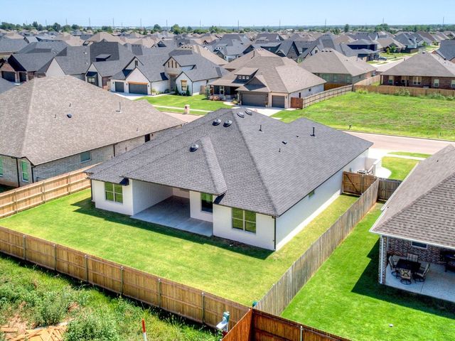 9317 NW 84th Street, Yukon, OK 73099
