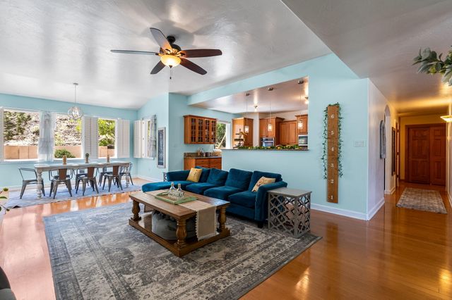 700 Via Posada SE, Albuquerque, NM 87123