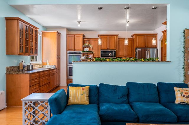 700 Via Posada SE, Albuquerque, NM 87123