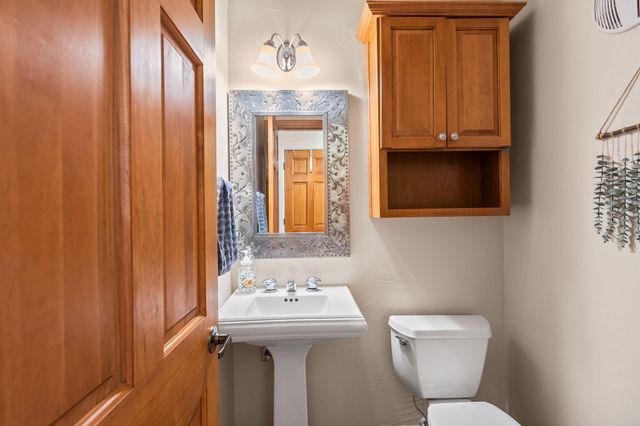 700 Via Posada SE, Albuquerque, NM 87123