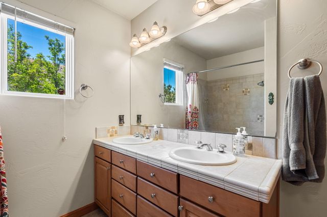 700 Via Posada SE, Albuquerque, NM 87123