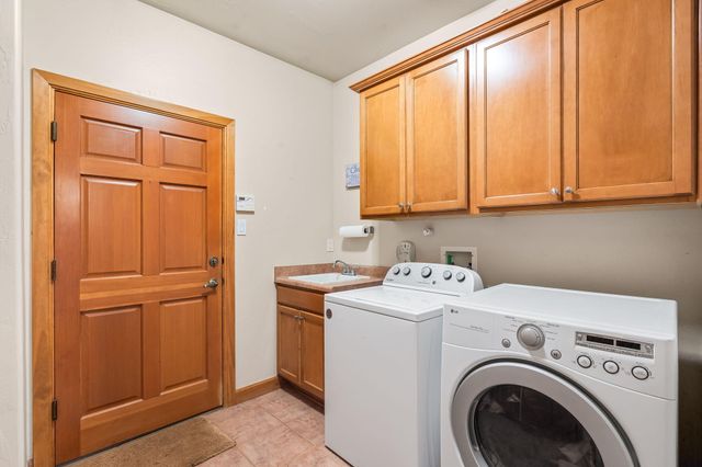 700 Via Posada SE, Albuquerque, NM 87123