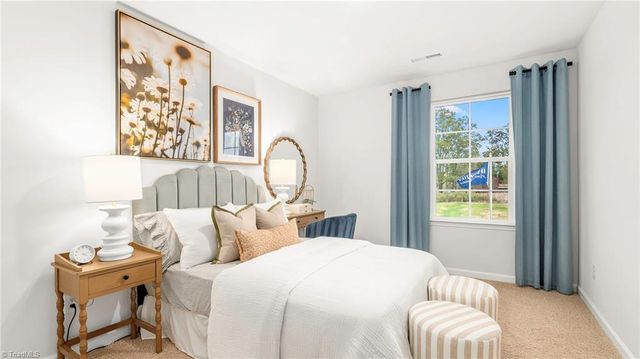 114 Beechwood Circle, Thomasville, NC 27360