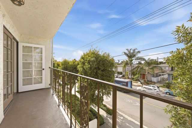 1263 Robinson 13, San Diego, CA 92103