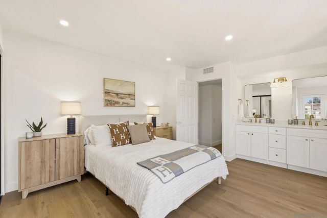1263 Robinson 13, San Diego, CA 92103