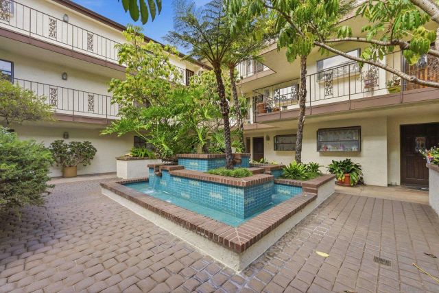 1263 Robinson 13, San Diego, CA 92103