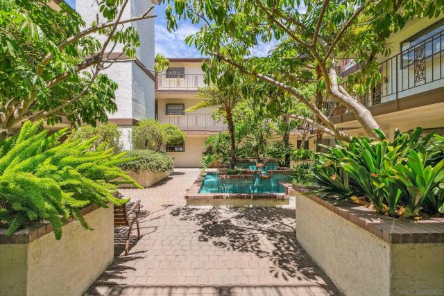 1263 Robinson 13, San Diego, CA 92103