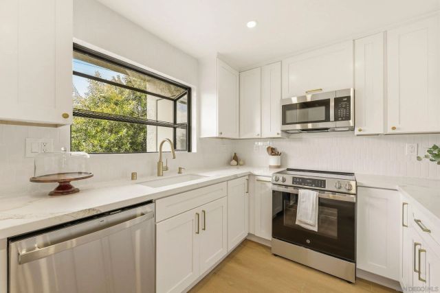 1263 Robinson 13, San Diego, CA 92103