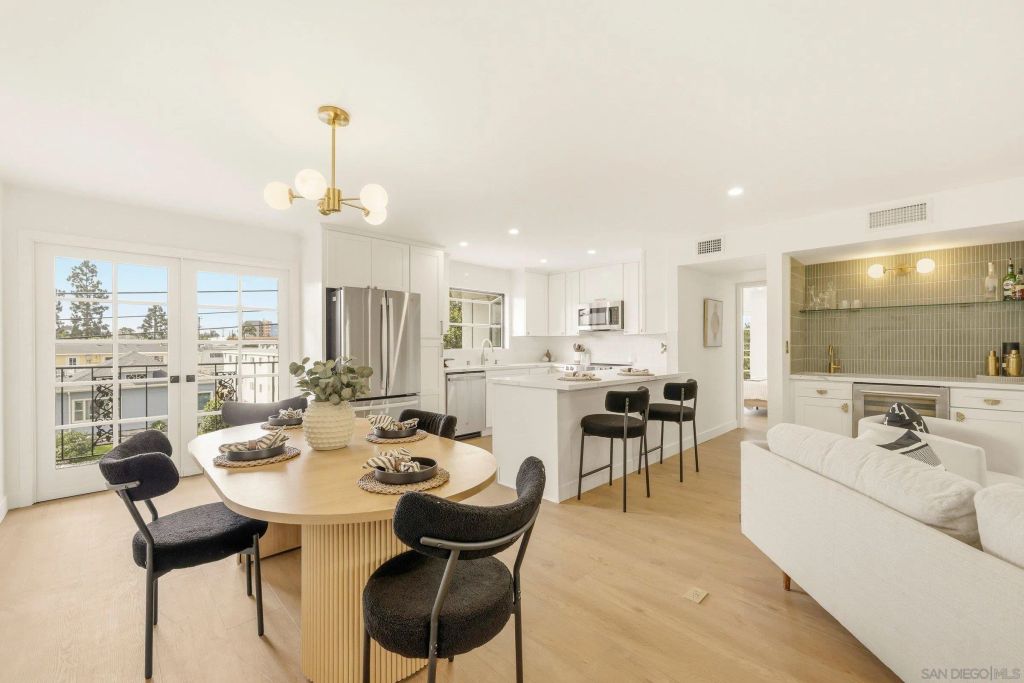 1263 Robinson 13, San Diego, CA 92103