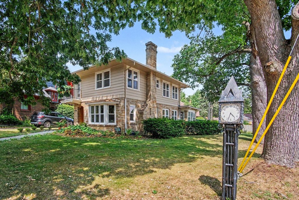 1154 E Chippewa Drive SE, Grand Rapids, MI 49506