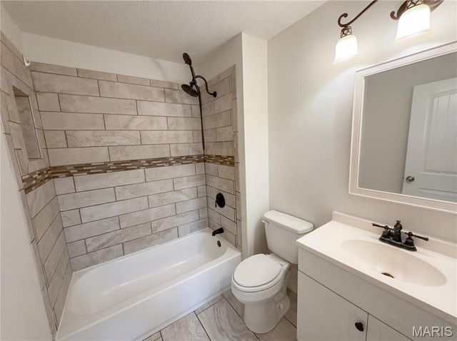 945 Countryside Drive, Troy, MO 63379