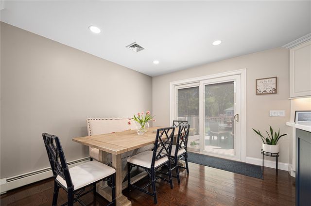 7 Robins Way, North Providence, RI 02904