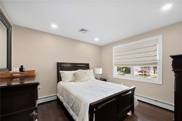 7 Robins Way, North Providence, RI 02904