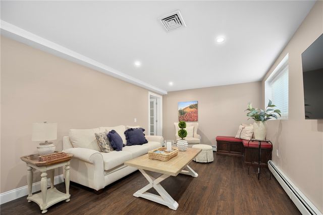 7 Robins Way, North Providence, RI 02904