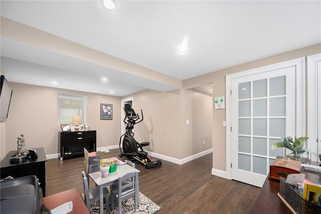 7 Robins Way, North Providence, RI 02904
