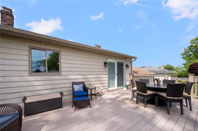 7 Robins Way, North Providence, RI 02904