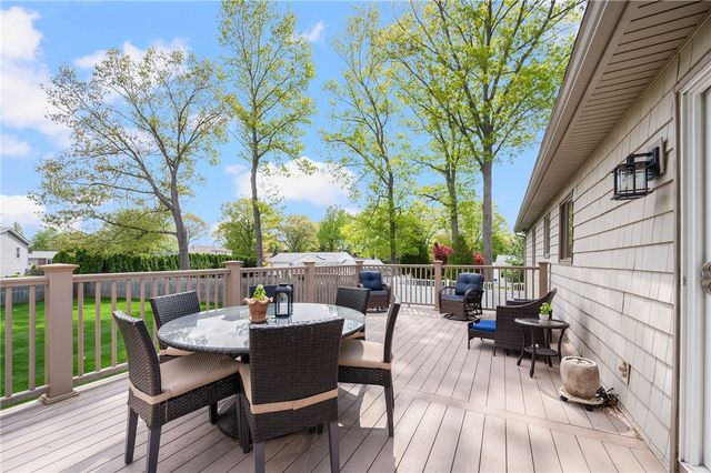 7 Robins Way, North Providence, RI 02904