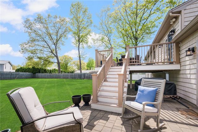 7 Robins Way, North Providence, RI 02904
