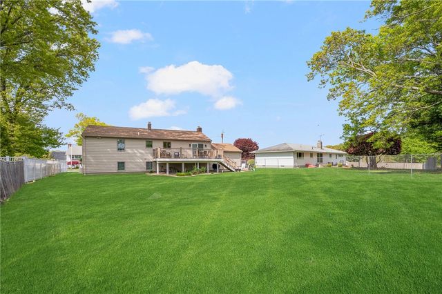 7 Robins Way, North Providence, RI 02904