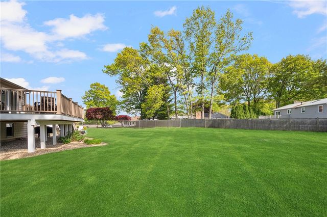 7 Robins Way, North Providence, RI 02904