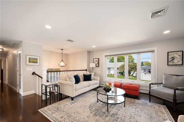 7 Robins Way, North Providence, RI 02904