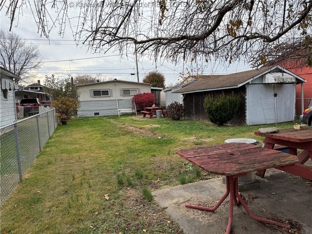 1105 Benamati Avenue, Nitro, WV 25143