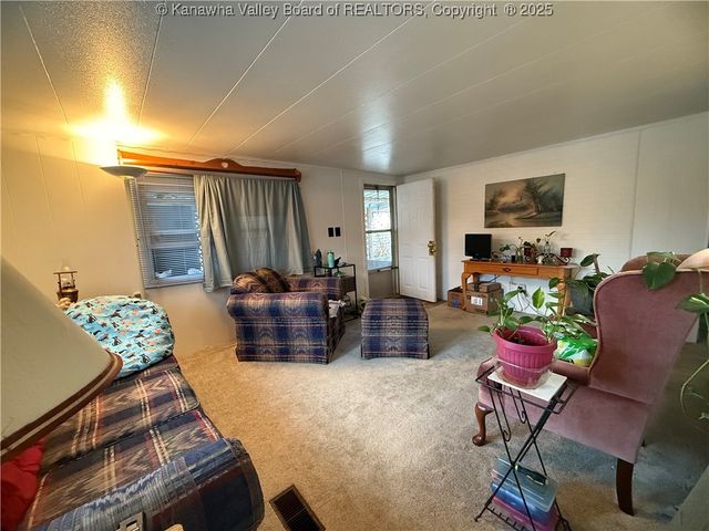 1105 Benamati Avenue, Nitro, WV 25143