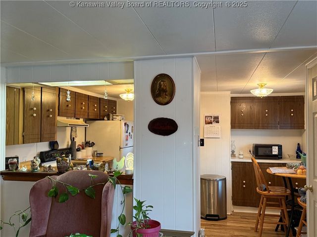 1105 Benamati Avenue, Nitro, WV 25143