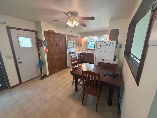 442 31st Avenue, East Moline, IL 61244
