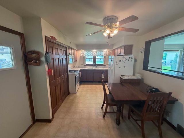 442 31st Avenue, East Moline, IL 61244