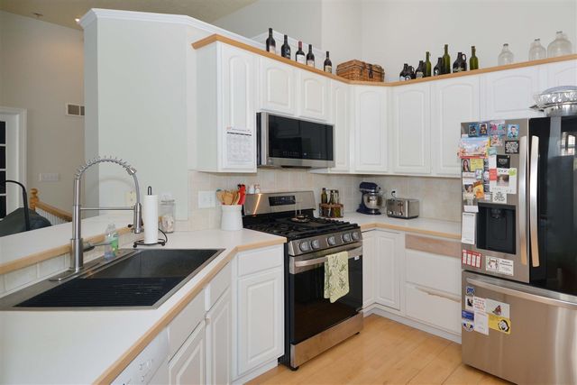 7089 Bolingbrook Drive, Portage, MI 49024