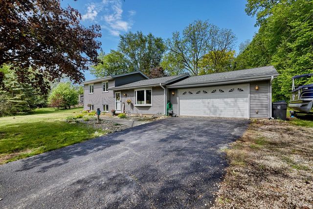 W278S8705 Lookout LANE, Mukwonago, WI 53149