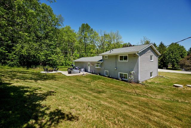 W278S8705 Lookout LANE, Mukwonago, WI 53149